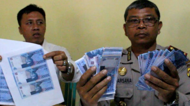 Polsek Pagutan tunjukan uang palsu MN dan AZ