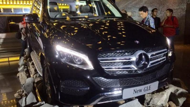 Mercedes-Benz New GLE meluncur hari ini Rabu 24 Februari 2016