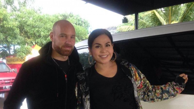 Melaney Ricardo dan suami siap memyambut anak kedua