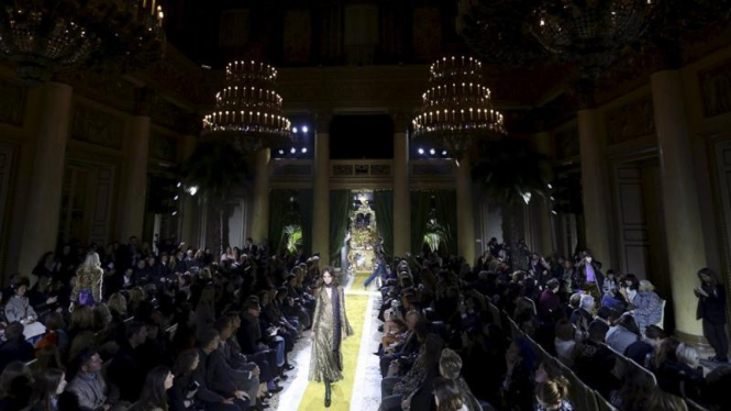 Pameran Roberto Cavalli