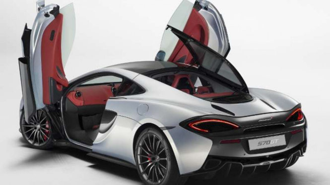 McLaren 570GT.