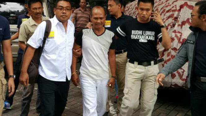 Daeng Azis saat ditangkap polisi