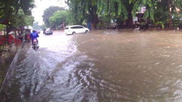 Banjir di Jalan Gading Kirana, Kelapa Gading, Jakarta Utara