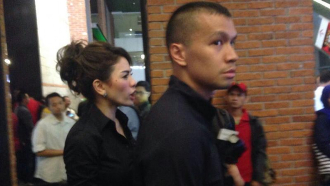 Nikita Mirzani dan Samuel Rizal tinggal kenangan