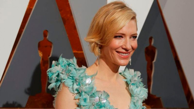 Cate Blanchett di karpet merah ajang Academy Awards ke-88 di Hollywood, AS.