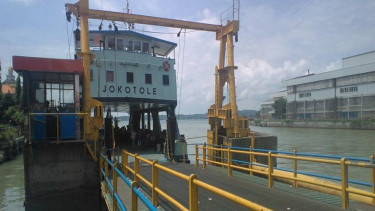 Penyeberangan Tanjung Perak-Kamal