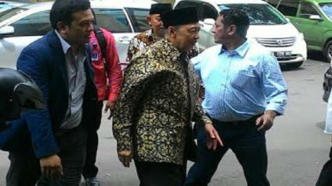 Mantan Wapres Hamzah Haz di Polda Metro Jaya