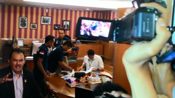 Penyidik Bareskrim Geledah Ruang Ketua DPRD DKI