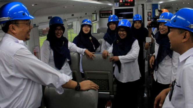 Kereta kelas eksekutif buatan Inka