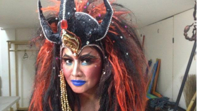 Cornelia Agatha melakoni peran Ratu Setan