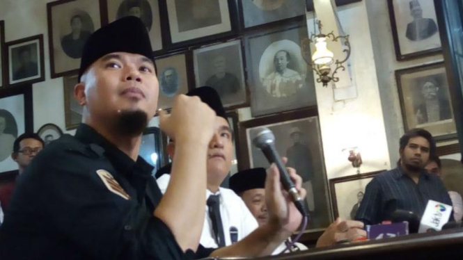 Ahmad Dhani.