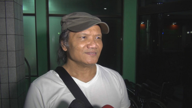 Keponakan  BJ Habibie, Adrie Subono.