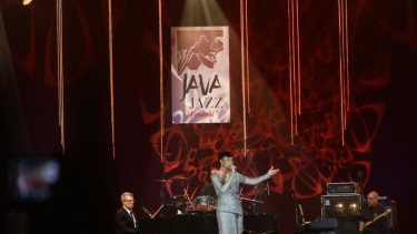 Musisi asal Kanada David Foster berkolaborasi dengan Lea Simanjuntak 