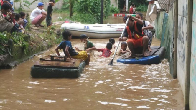 Banjir gang arus cawang