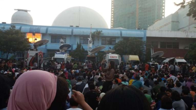 Planetarium menyediakan fasilitas melihat gerhana matahari total, Rabu(9/3/2016)
