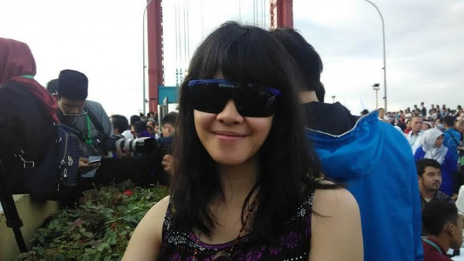 Hanna, pemburu gerhana di Palembang, Sumatera Selatan.