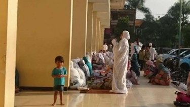 Jemaah masjid Baiturrahmah, Kepanjen, Malang.