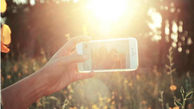 Ilustrasi selfie.