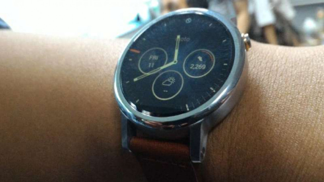 Jam tangan pintar Moto 360 generasi kedua