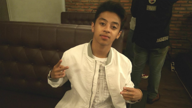 Bastian Steel