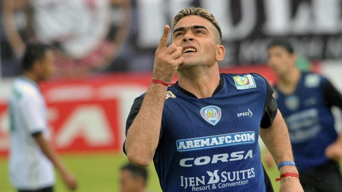 Pemain Arema Cronus, Cristian Gonzales