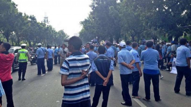 Unjuk rasa sopir taksi di Balai Kota DKI Jakarta