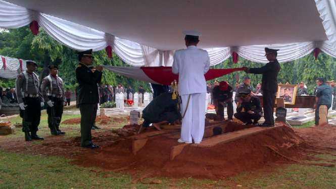 Jenazah Irjen Pol (Purn) Abubakar Nataprawira