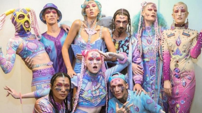  Koleksi Nixi Killick Virgin Australia Melbourne Fashion Festival (VAMFF), di HP Experience Centre, Melbourne.