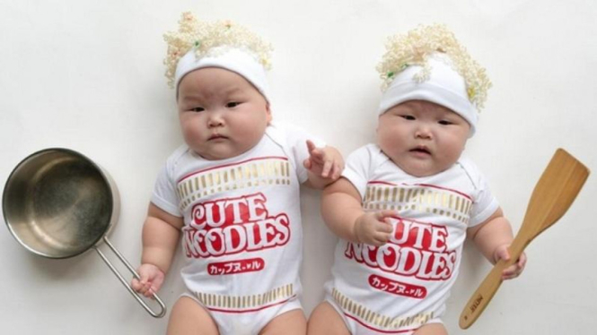 Bayi kembar Leia dan Lauren Young
