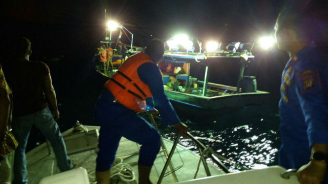 KM Kuda Laut mencuri di empang warga Pulau Tidung