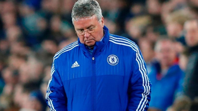 Manajer Chelsea, Guus Hiddink.