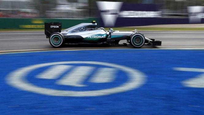 Pembalap Mercedes, Nico Rosberg, di F1 2016 GP Australia