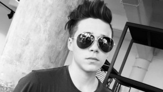 Brooklyn Beckham Cium Model Playboy di Depan Umum