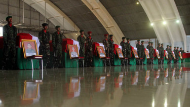 Keluarga Korban Heli Jatuh