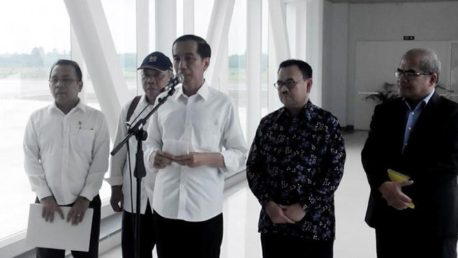 Presiden Joko Widodo dan jajarannya.