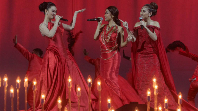 Zaskia Gotik, Julia Perez, dan Ayu Ting Ting tampil memeriahkan pagelaran HUT ANTV ke 23