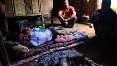 Supriono bakar punggungnya sendiri