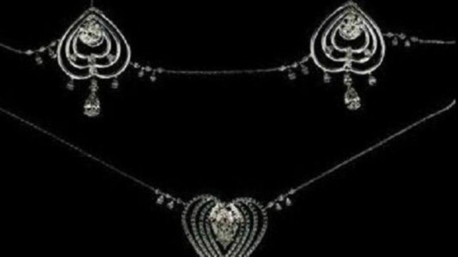 Bikini Platinum Rp398 Miliar