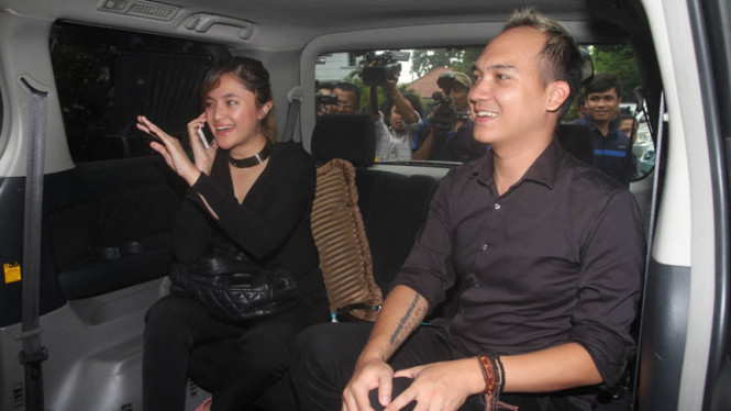 Marshanda Kunjungi Ayahnya di Panti