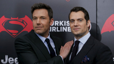 Pemeran Batman v Superman Ben Affleck dan Henry Cavill
