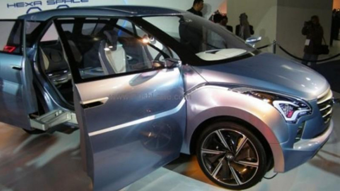 Hyundai MPV.