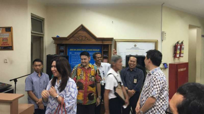 Mantan pebulutangkis Susi Susanti dan Alan Budikusuma di KPP Kelapa Gading