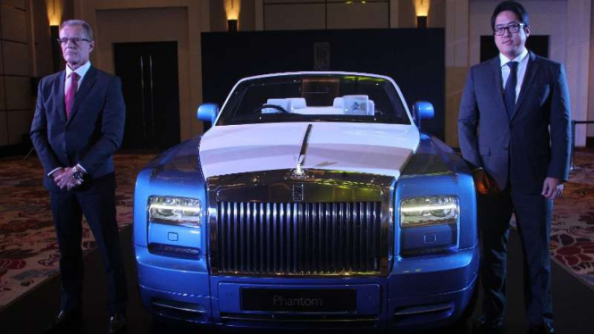 Rolls-Royce Phantom.