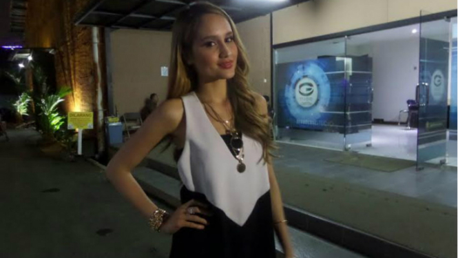 Cinta Laura