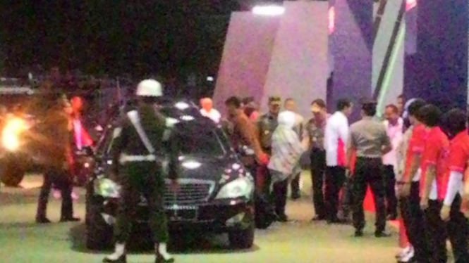 Presiden Jokowi saat tiba di SUGBK, Senayan, Jakarta, Minggu (3/4/2016).