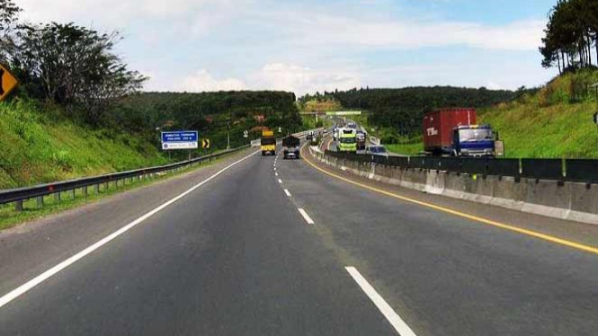 Jalan tol Cipularang