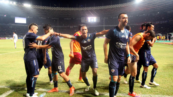 Tundukkan Persib 2-0, Arema Juarai Bhayangkara Cup 2016