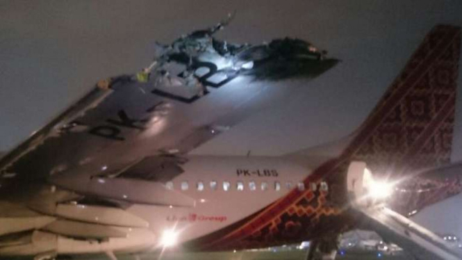 Batik Air tabrakan di Bandara Halim Perdanakusuma, Senin malam (4/4/2016).