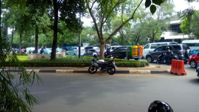 Suasana Jalan Pattimura, Jakarta Selatan, pada hari perdana ujicoba penghapusan aturan 3 in 1.