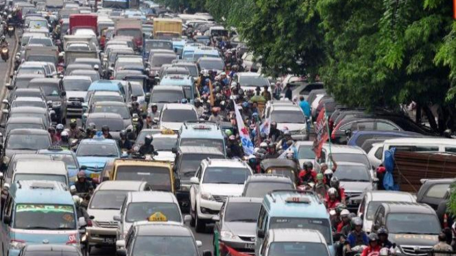 Kemacetan lalu lintas.